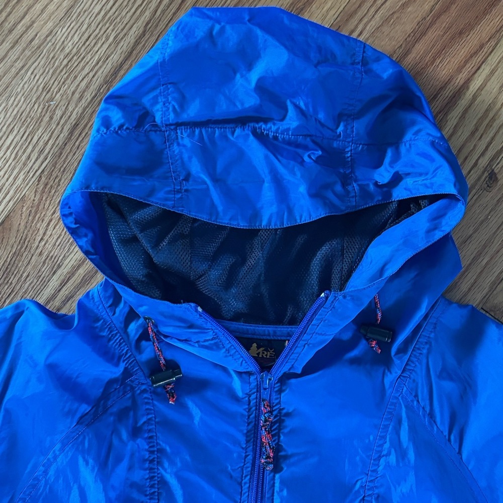 REI Co-op Men's Hooded Lightweight Mesh Lined Rain Jacket Medium Royal Blue - Picture 3 of 9